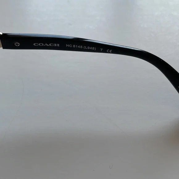 Used Coach HC8145 sunglasses color purple - Picture 4 of 7